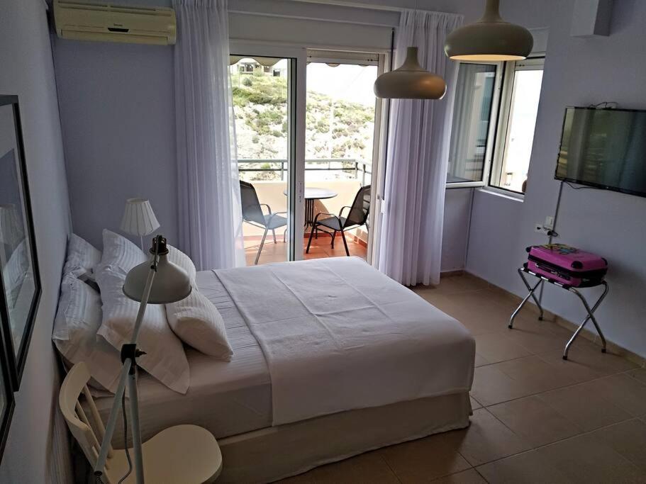 Sunny Apartment With Amazing View Ретимно Екстериор снимка